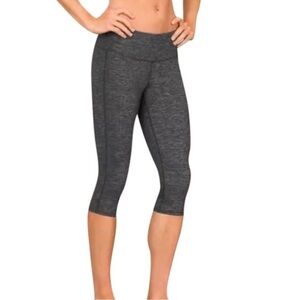 Athleta Chaturanga Grey Heathered Capri Leggings Pants Sise S